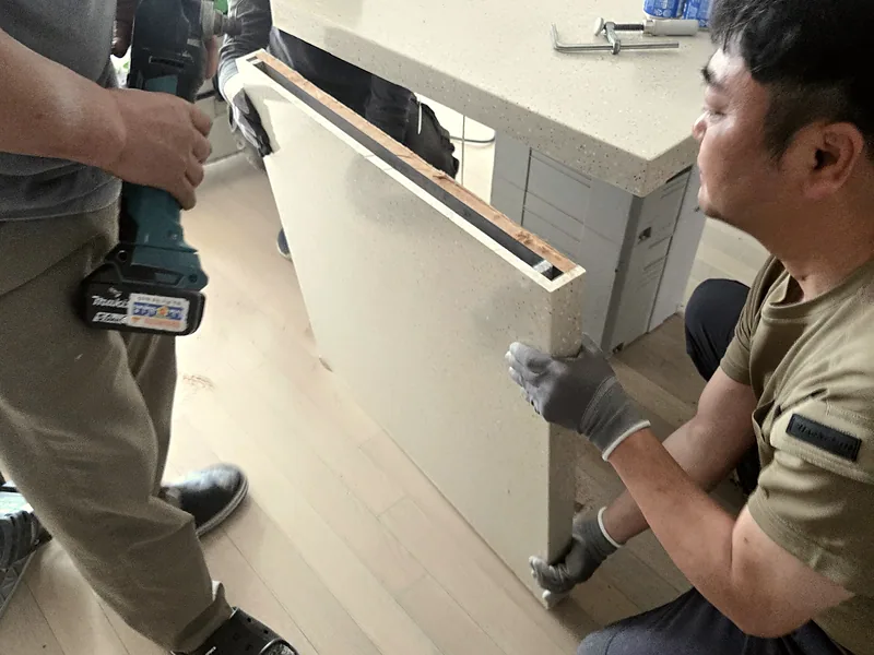 실전현장 싱크대 측면판을 교체하는 싱크대리폼교육 수강생